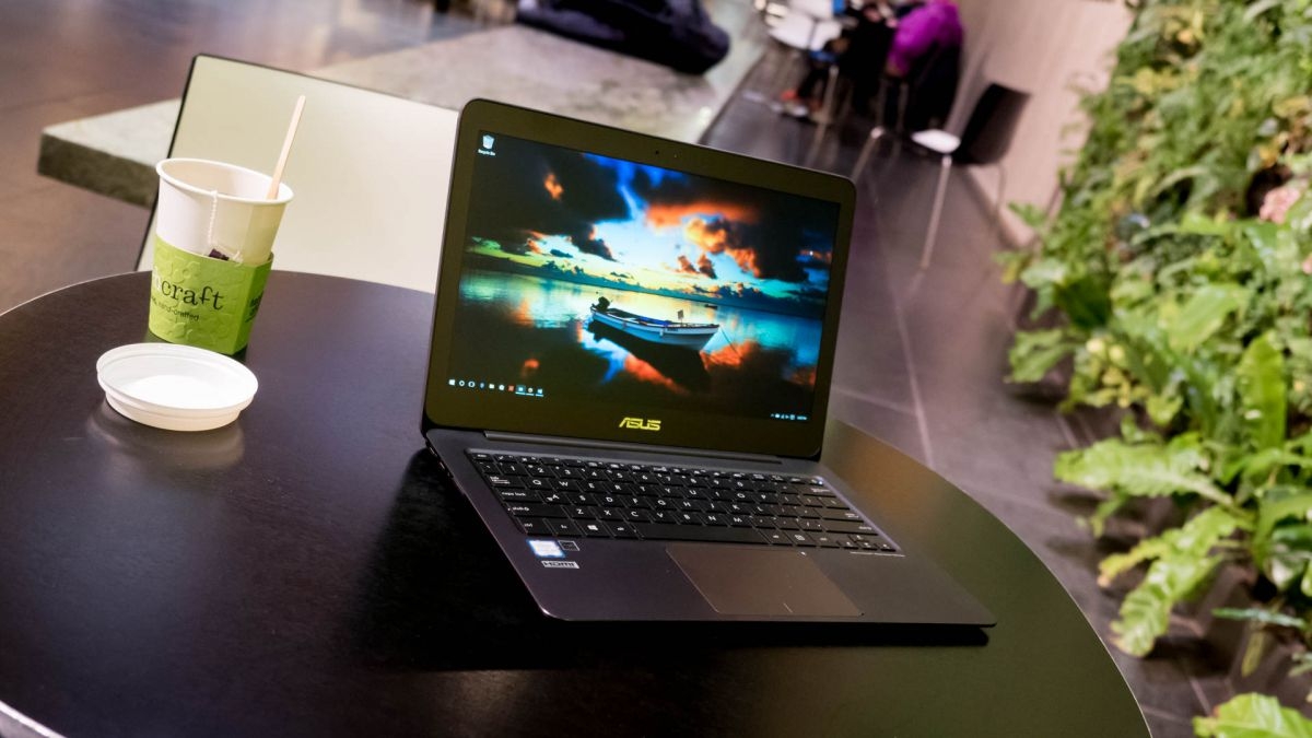 Asus Zenbook UX305: Tốt hơn Macbook ở mọi phương diện
